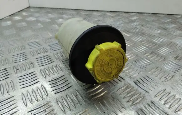 Land Rover Range Rover Sport L494 Brake fluid reservoir YC153R700