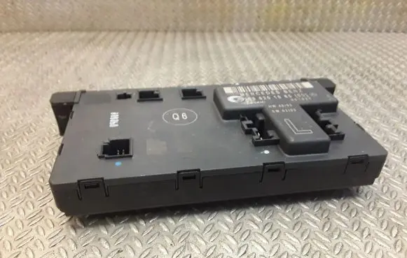 Mercedes-Benz C W203 Door control unit/module 2038201585 A2038201585