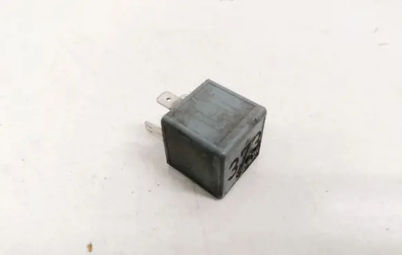 Audi A6 S6 C5 4B Other relay 8D0951253A
