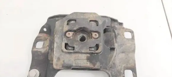 Ford Focus Engine mount bracket V617M121 322A68A