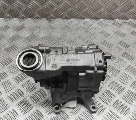 BMW 2 F44 Oil pump 8631810
