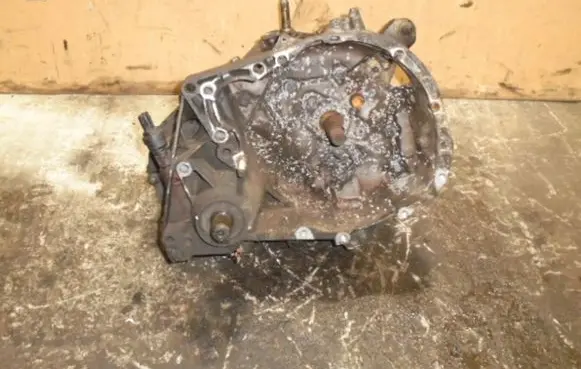 Renault Thalia I Manual 4 speed gearbox JB3971