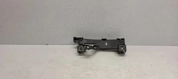 Peugeot 307 Front bumper mounting bracket 43170757