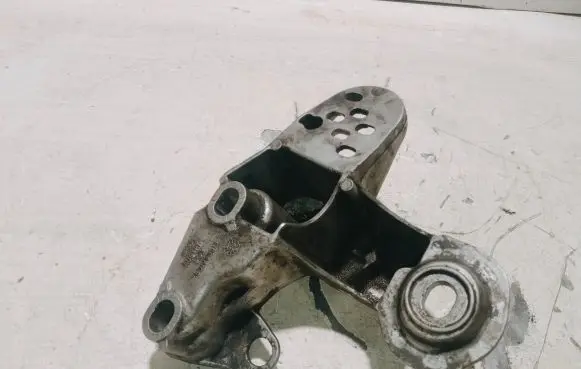 Audi A6 S6 C5 4B Engine mounting bracket 4B0199351B