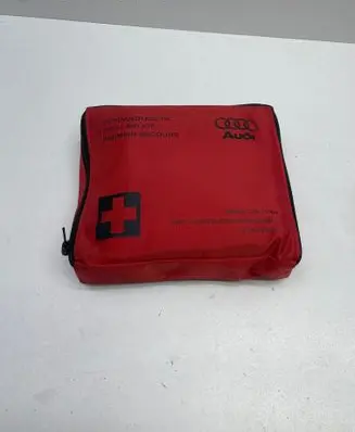 Audi A3 S3 A3 Sportback 8P First aid kit 8P0860252A