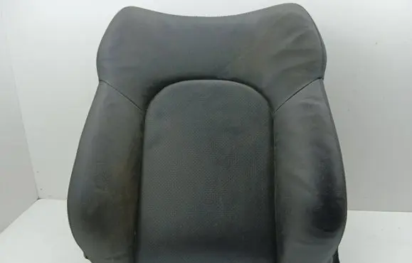 Mercedes-Benz C W203 Front driver seat A2039100316