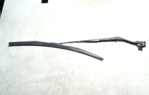 Infiniti Q50 Windshield/front glass wiper blade FY03F72