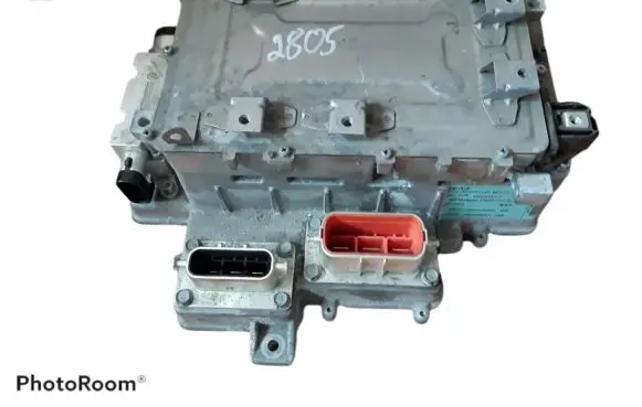 Voltage converter inverter