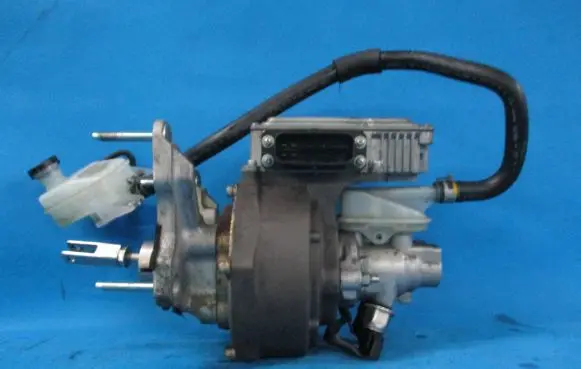 Nissan Qashqai Power steering pump