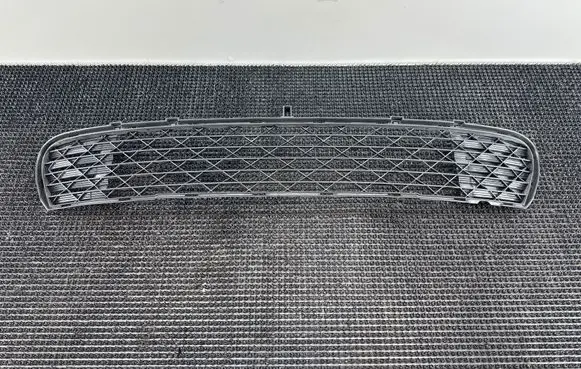 Citroen C4 I Picasso Front bumper lower grill 9680402877