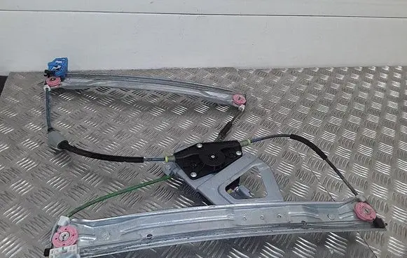 Peugeot 208 I Rear door window regulator with motor 9674252480