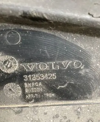Volvo V60 Front bumper skid plate/under tray 31353425