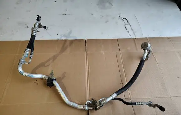 Ford Focus Air conditioning (A/C) pipe/hose