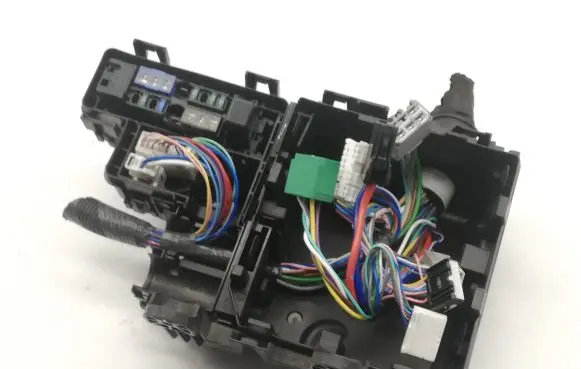 Nissan Qashqai Fuse module 7254576330