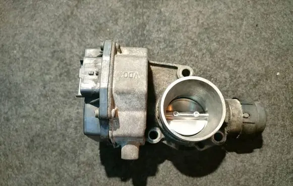 Renault Espace IV Throttle body valve 408239821002 8200287157 8200243886