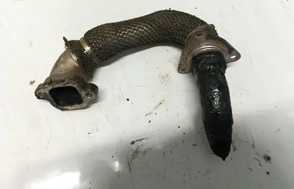 Fiat Freemont EGR valve line/pipe/hose 