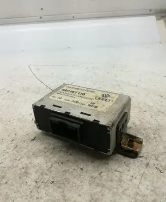 Audi A6 S6 C4 4A Alarm control unit/module 4A0951173