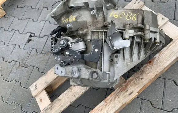 Opel Zafira C Manual 6 speed gearbox 95519519