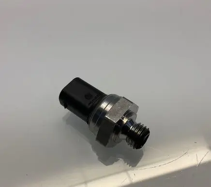 Mercedes-Benz E W211 Exhaust gas pressure sensor A0091535028 20160105 81CP2302