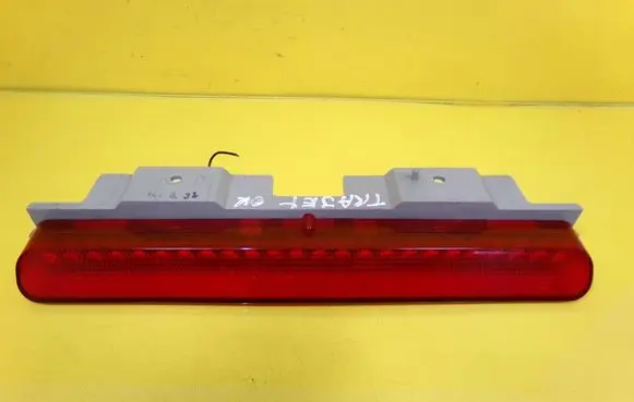 Hyundai Trajet Third/center stoplight 92750