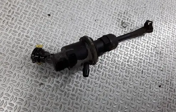 Renault Megane II Clutch master cylinder 8200151784