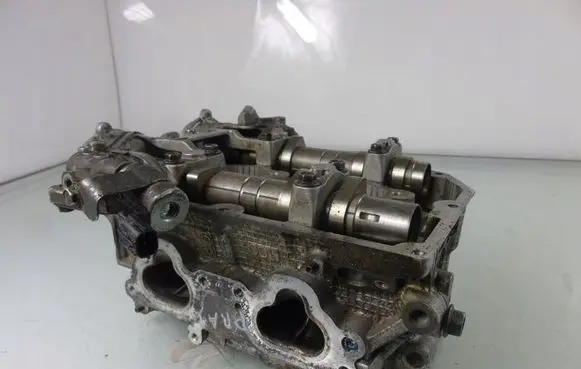 Subaru Impreza II Engine head EL15