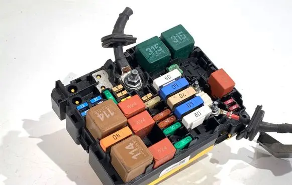 Citroen C4 Cactus Fuse box set 9804848480