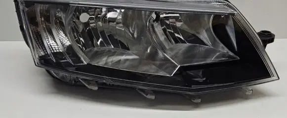 Skoda Octavia Mk3 (5E) Headlight/headlamp 5E1941016