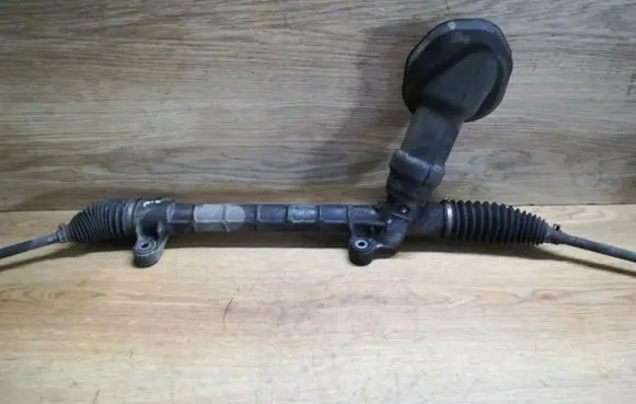 Toyota Avensis T250 Steering rack 24Y04458