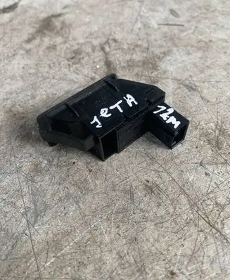 Volkswagen Jetta VI Tailgate opening switch 1y1959527A