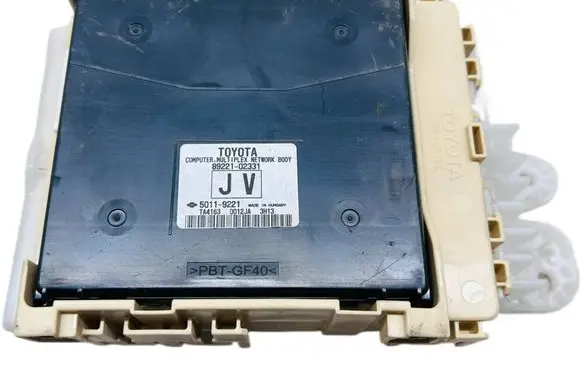 Toyota Auris E180 Comfort/convenience module OYT26195 89221-02331 82730-12X70A
