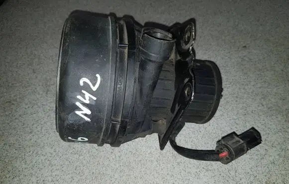 BMW 3 E46 Secondary air pump 7520225 1172100103