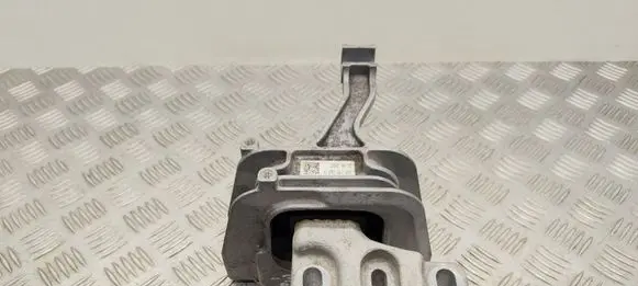 Skoda Fabia Mk4 (6VA) Engine mount bracket 2Q0199262