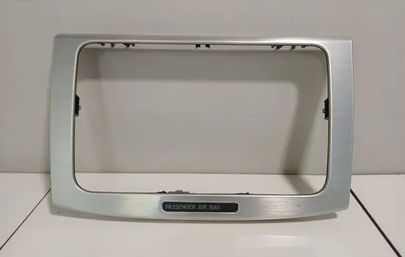Volkswagen PASSAT CC Radio/GPS head unit trim 3c0858069A
