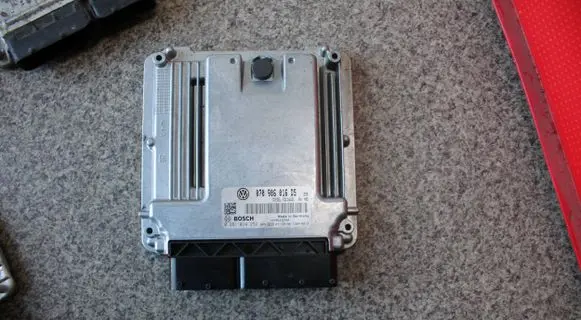 Volkswagen Transporter - Caravelle T5 Engine control unit/module 070906016DS 0281014252