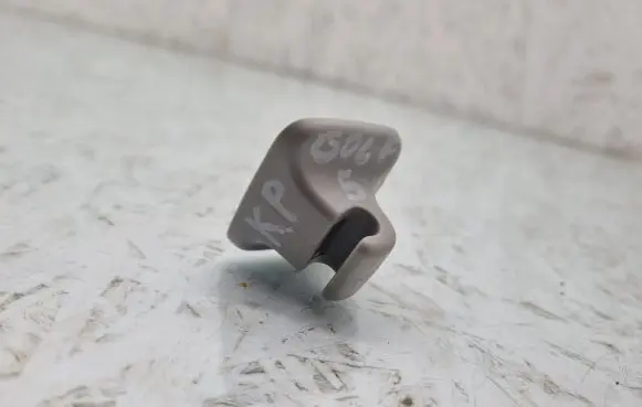 Sun visor clip/hook/bracket