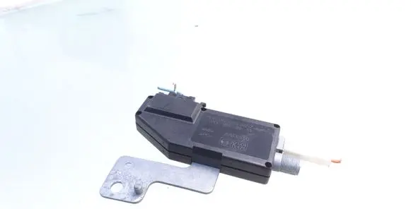 Mercedes-Benz ML W163 Aerial antenna amplifier 1638200089