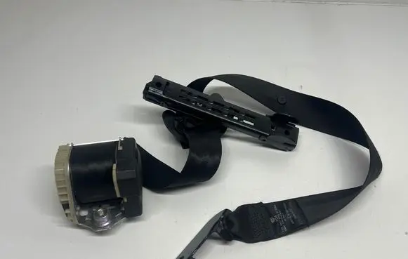 Volkswagen Touran I Rear seatbelt 1T0857805C 34038901 40561