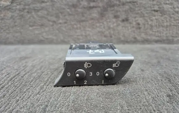 Audi A4 S4 B7 8E 8H Headlight level height control switch 8E1919094A 8E1919094A5PR