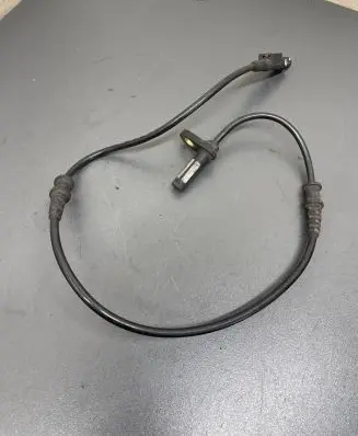 Mercedes-Benz E W211 ABS brake wheel speed sensor A2115401317