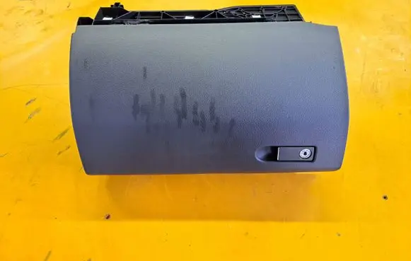 Mercedes-Benz E W212 Glove box set A2126802491