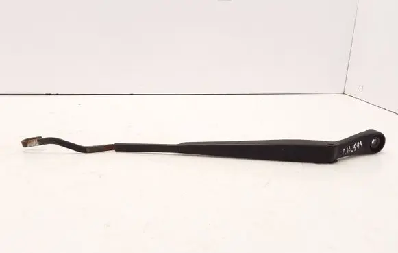 Nissan Pathfinder R50 Front wiper blade arm