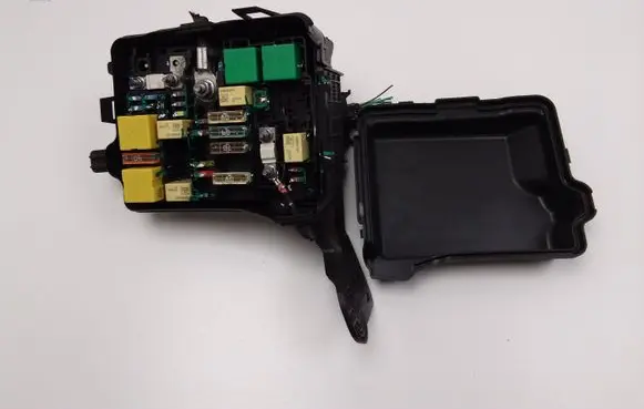 Peugeot 208 Fuse box set 9671924480 452583604