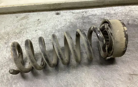 Mercedes-Benz E W212 Rear coil spring