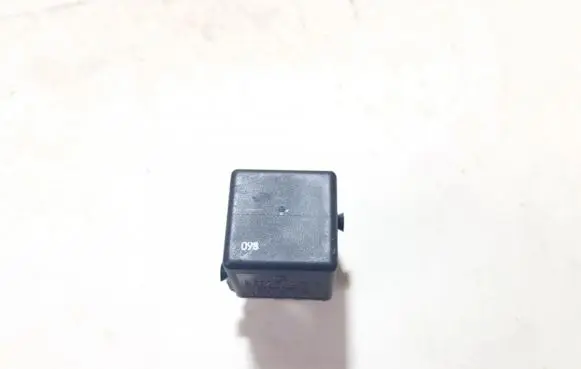 Mercedes-Benz C W202 Other relay a0025421319