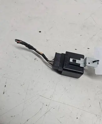 Hyundai Santa Fe Window wiper relay 954202B500