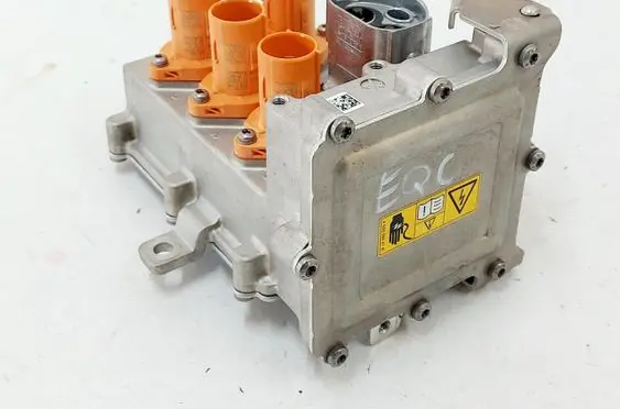 Mercedes-Benz EQC Voltage converter/converter module A2935457600