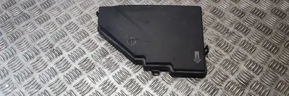 Volvo S90, V90 Fuse box cover 31398001