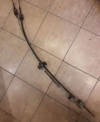 Gear shift cable linkage