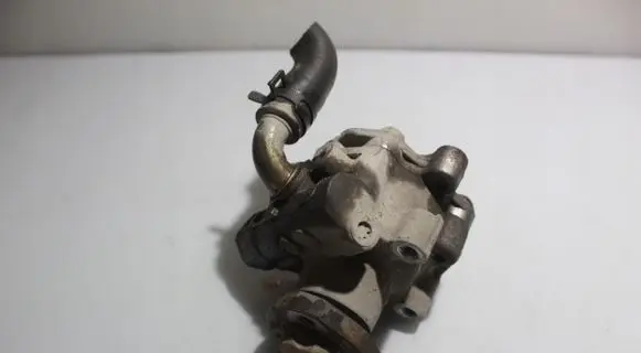 Volkswagen Bora Power steering pump 
